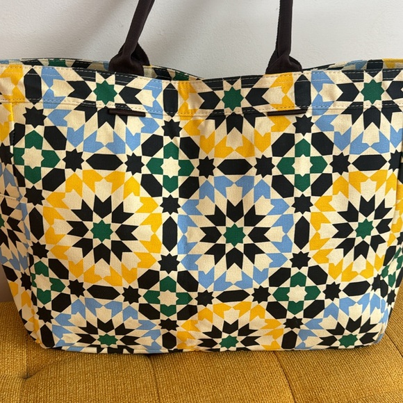 NWOT large Multicolored Lulu Dharma tote🍀🍀🍀 - Picture 2 of 10